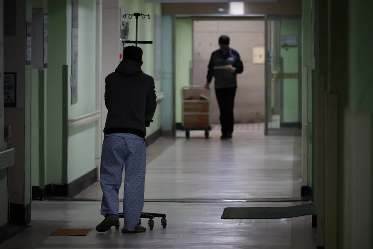 今天釜山國立大學醫院內一名病患。路透社