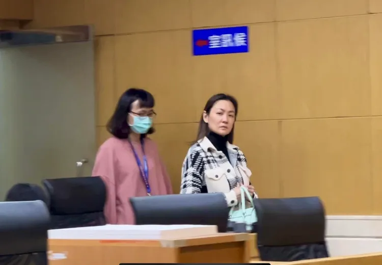 朱男秘書曾子育。陳彩玲攝