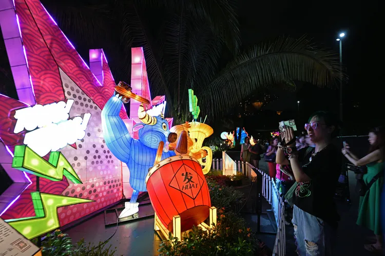 新加坡「春到河畔2024」在濱海灣花園舉行。新華社