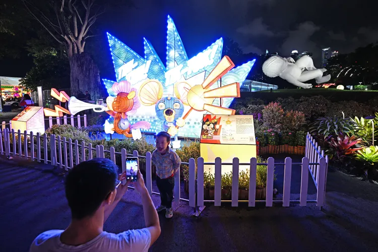 新加坡「春到河畔2024」在濱海灣花園舉行。新華社