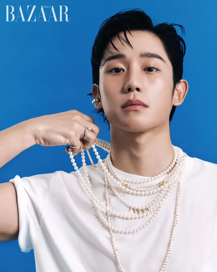 丁海寅演繹TASAKI珠寶。翻攝holyhaein IG