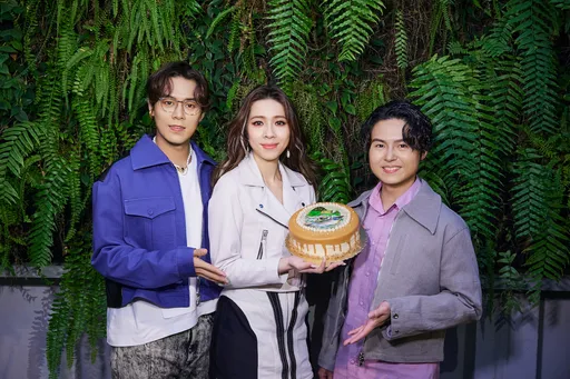 告五人尾牙季忙翻天　最美主唱犬青27歲生日還要上班