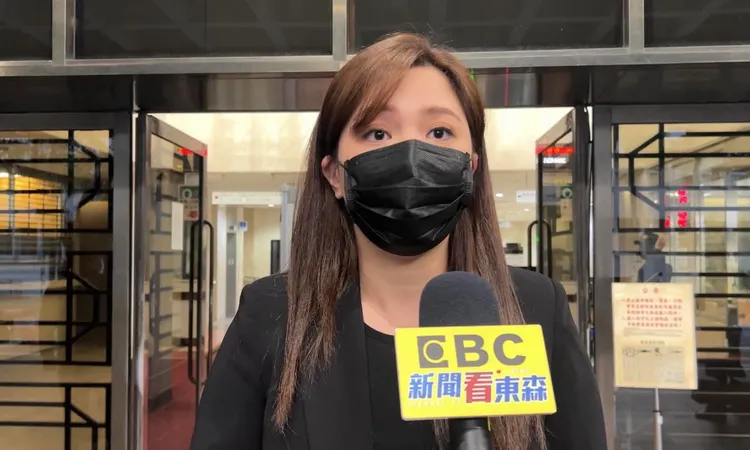 鍾沛君開庭結束後受訪哽咽。陳彩玲攝