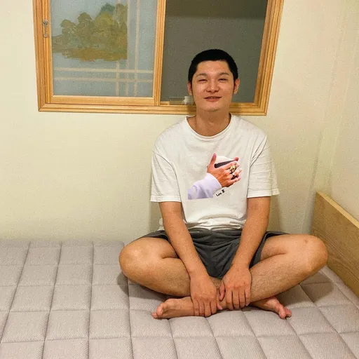 金曲歌王Leo王疑偷吃嫩妹離婚!開Uber賺錢 過年前近況曝光