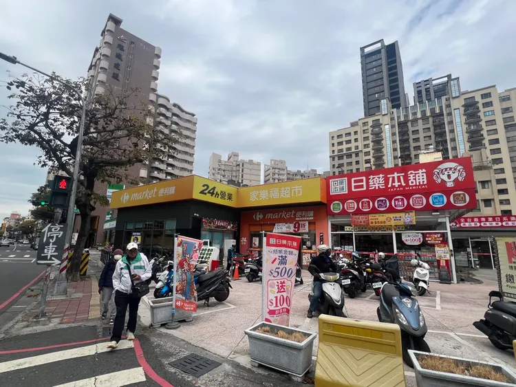 興連城近期在市區精華地段大量購地，當中位於漢神巨蛋側門土地，成交金額達8.5億元。葉家銘攝