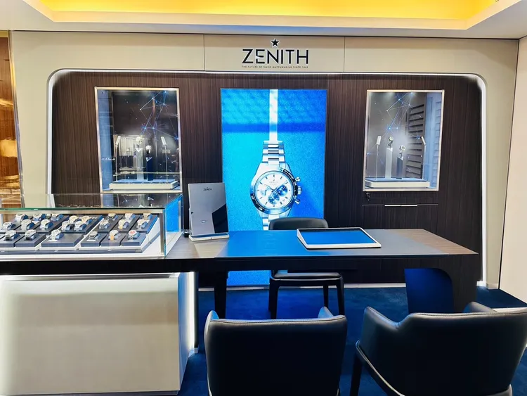 ZENITH於寶鴻堂鐘錶台北旗鑑店二樓的品牌櫃位全新概念形象改裝。品牌提供