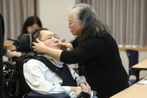 林志潔不捨陳俊翰離世 「謝謝你照亮許多人的生命」