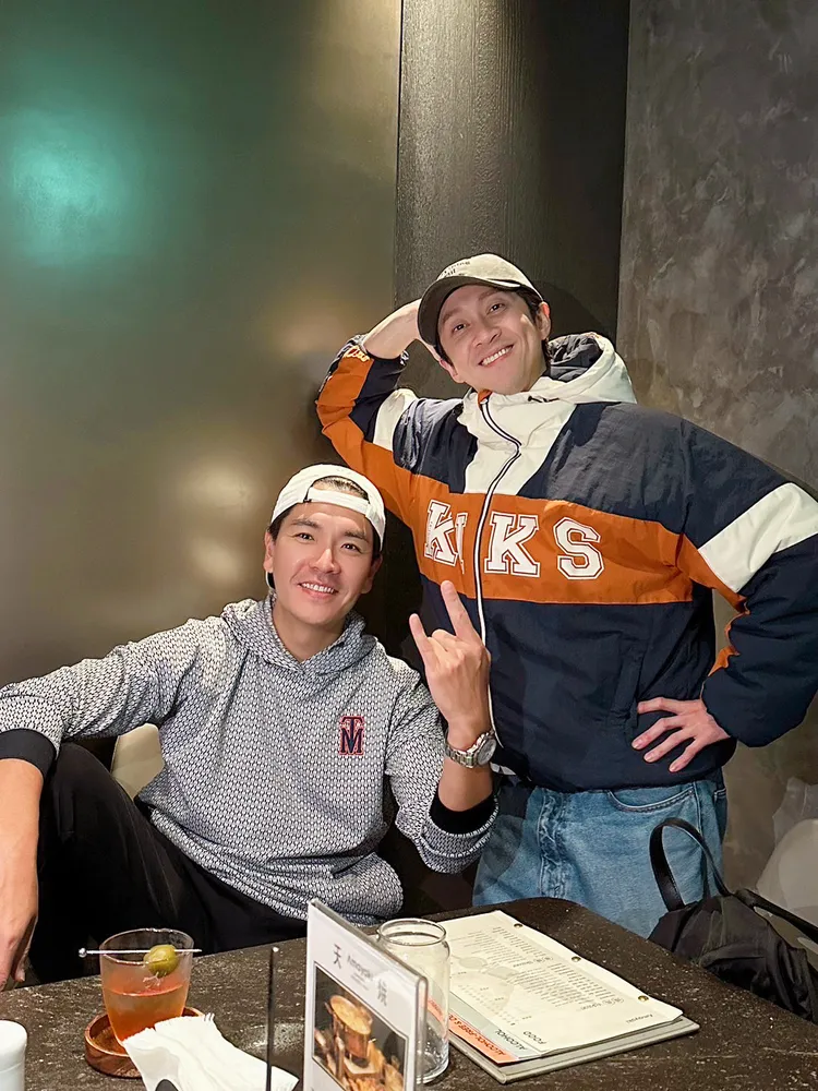 王傳一（左）和陳漢典每月一聚，說到做到。嚞娛樂提供