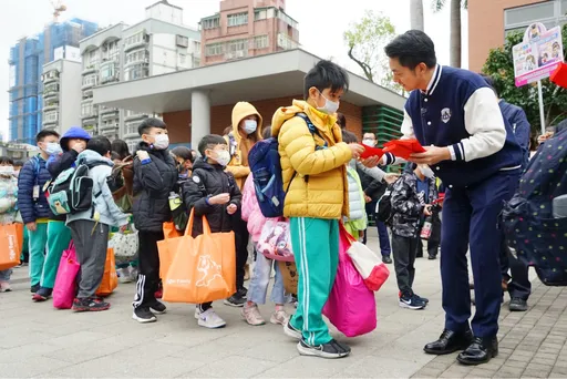 蔣萬安過年慘遭三打一!自嘲快崩潰 提前上工反輕鬆