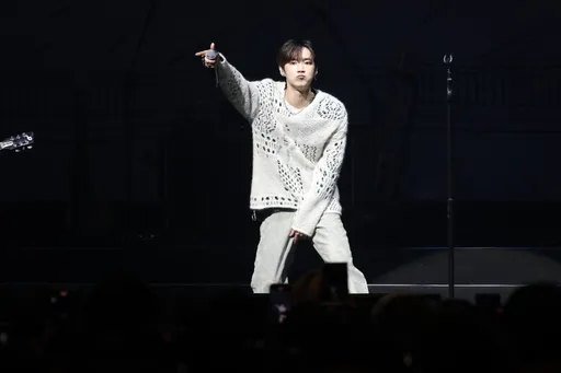 FTISLAND師弟團出道前登台首亮相！「小李洪基」暖場掉麥嚇呆