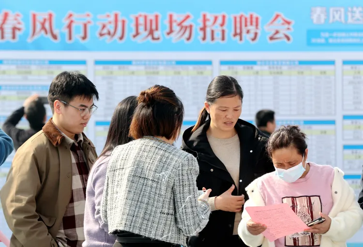 今天（2/19）浙江湖州一場「春風行動」招聘會。新華社