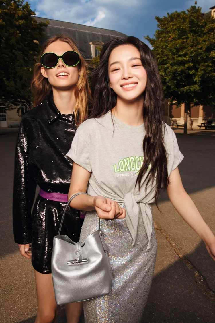 金世正換上「格雷系穿搭」。品牌提供