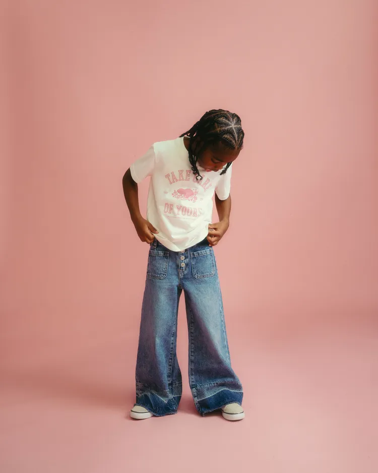 聯名系列無論各種年紀、性別、種族皆可輕鬆穿著。品牌提供