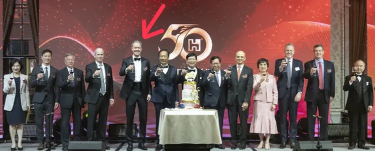 鴻海成立50週年，威廉斯（箭頭處）親自來台祝賀。鴻海提供