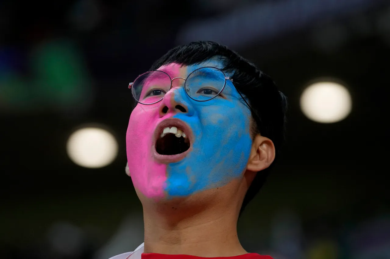 南韓球迷昨在卡達,為參加亞洲盃足球賽的國家隊加油。美聯社