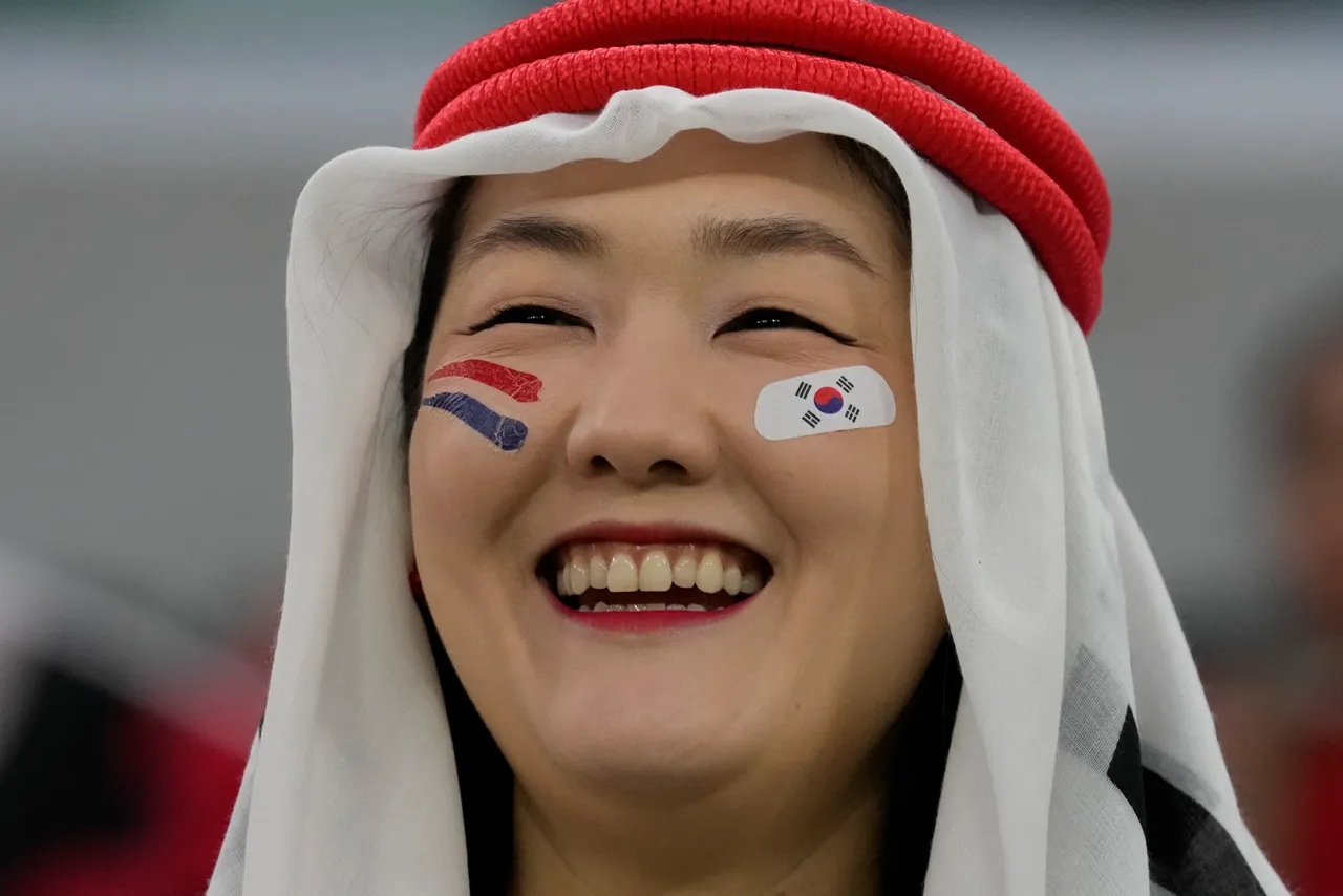 南韓球迷昨在卡達,為參加亞洲盃足球賽的國家隊加油。美聯社