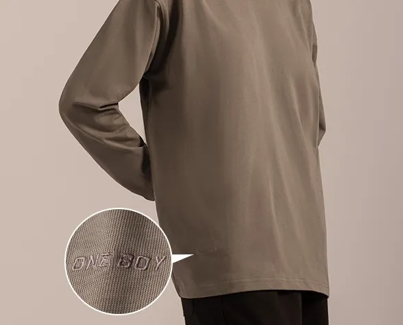 低調的刺繡LOGO設計，是現今最流行的款式。