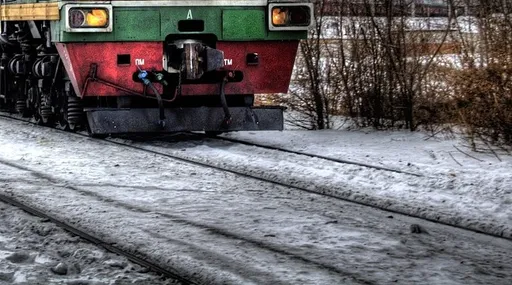 「學校像高壓鍋！」明星高中女生臥軌身亡