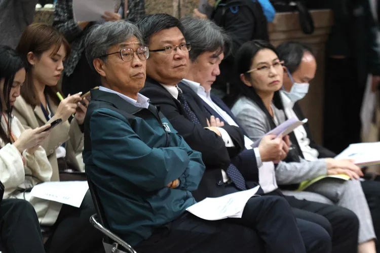 行政院食安辦今晚8時於農業部召開聯合記者會說明瘦肉精查驗結果。彭欣偉攝