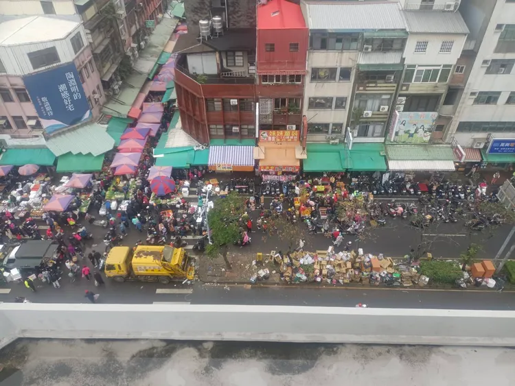 現場人潮。中壢警分局提供