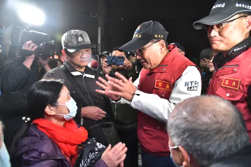 三重建案挖地下室出包害鄰房屋傾斜 侯友宜急奔現場:勒令建商停工列黑名單重罰
