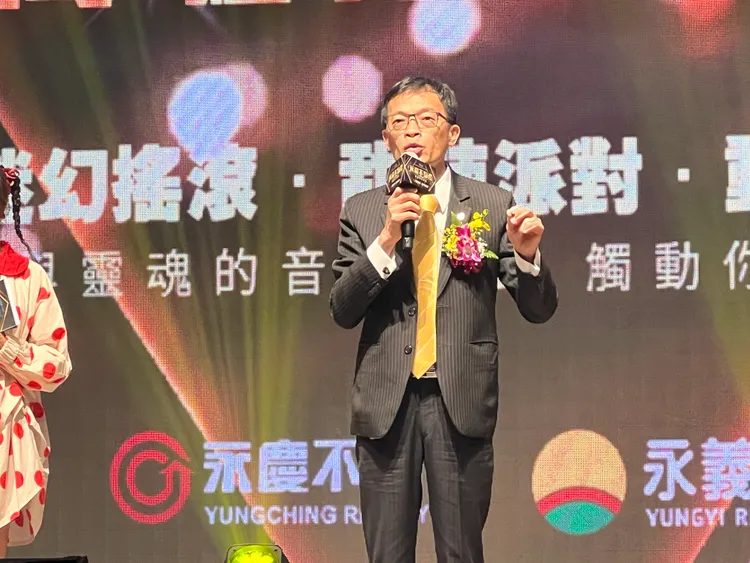 今年6月將參與高市仲介公會選舉的鄭曜德指出，若能順利當選將提升教育訓練與會員間網路行銷，讓產業更為專業e化。葉家銘攝