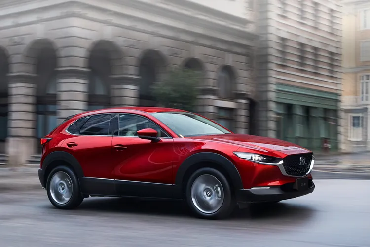 MAZDA3與MAZDA CX-30在主動駕駛輔助部分，均搭載全速域主動車距控制巡航系統(MRCC)，與巡航模式車道維持輔助系統(CTS)等全面化科技陣容。原廠照片