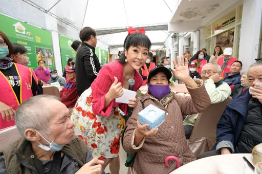 唐玲有意拍大尺度寫真　今年進神學院重拾大學生活