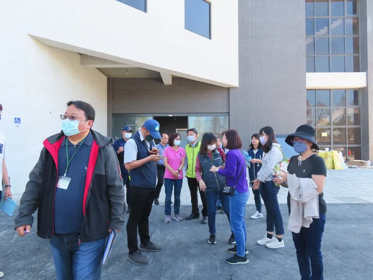 市府相關單位前往現場聯合稽查。經發局提供