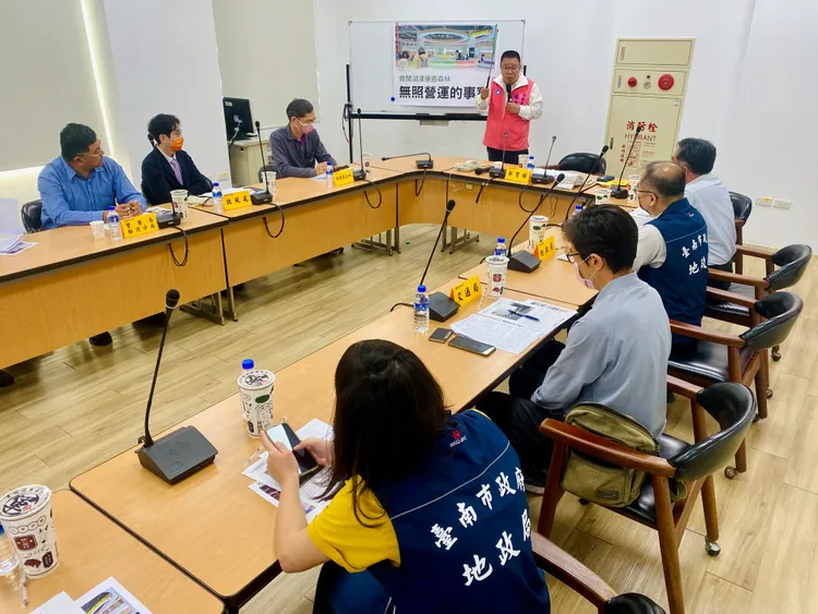 市議員蔡育輝邀集相關單位與會。王志弘攝