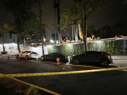 慶城街塌陷！雷達將進場檢測　鋸斷4樹估中午完成回填