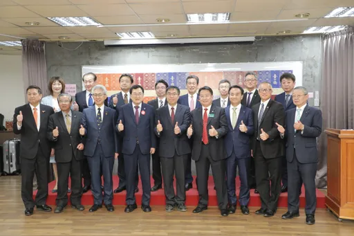 日美韓16個城市聯合拜會 黃偉哲感謝訪團出席台灣燈會啟燈儀式