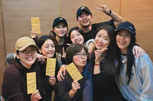 Rose媽媽就是霸氣!《華燈初上》林心如召回「光」小姐 迎龍年撒紅包不手軟