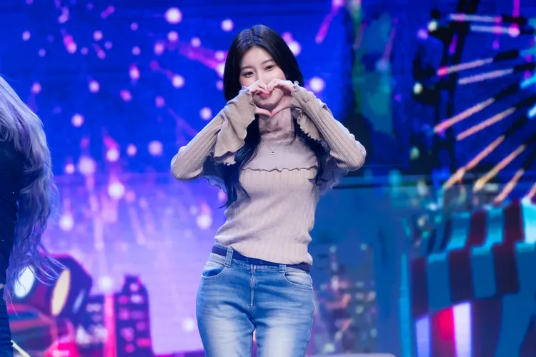 姜惠元萌比愛心。星月文創提供