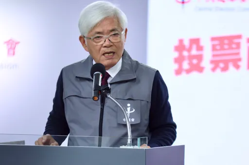 候選人帶兒登記參選被擋! 中選會挨轟這樣說