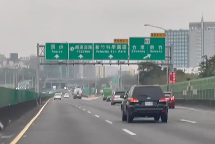 新竹路段車行順暢。張沛森攝