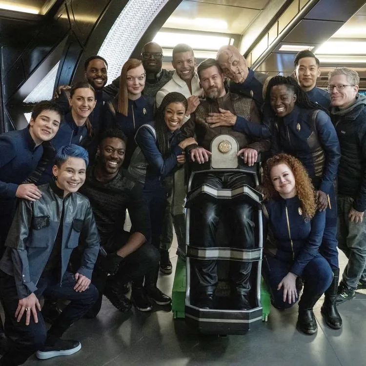 肯內特米歇爾坐輪椅演出《星際爭霸戰：發現號》。翻攝mr_kenneth_mitchell IG