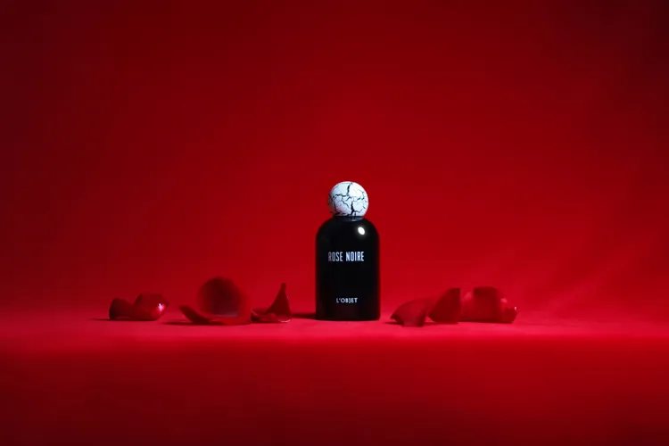 L’Objet Rose Noire茶韻玫瑰淡香精，50ml／5400元、100ml／8200元。品牌提供