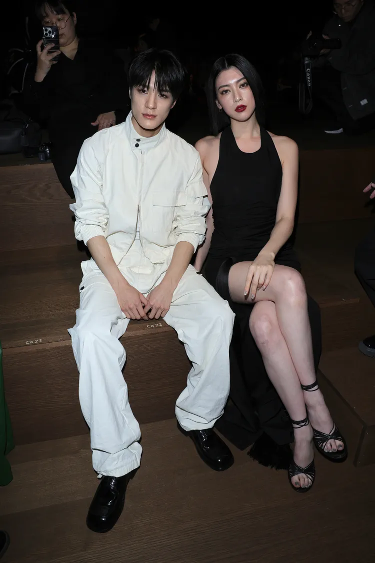 韓團NCT成員Jeno（左）與日本女星三吉彩花。品牌提供