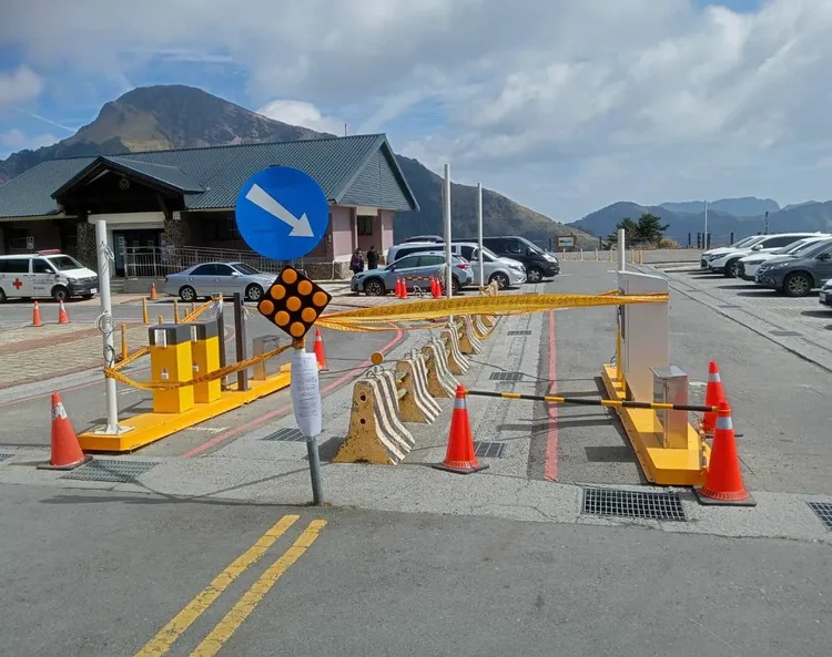 合歡山3處停車場已完成相關電子收費設備，將待縣府核定後收費。翻攝臉書「中橫路況交通資訊站」