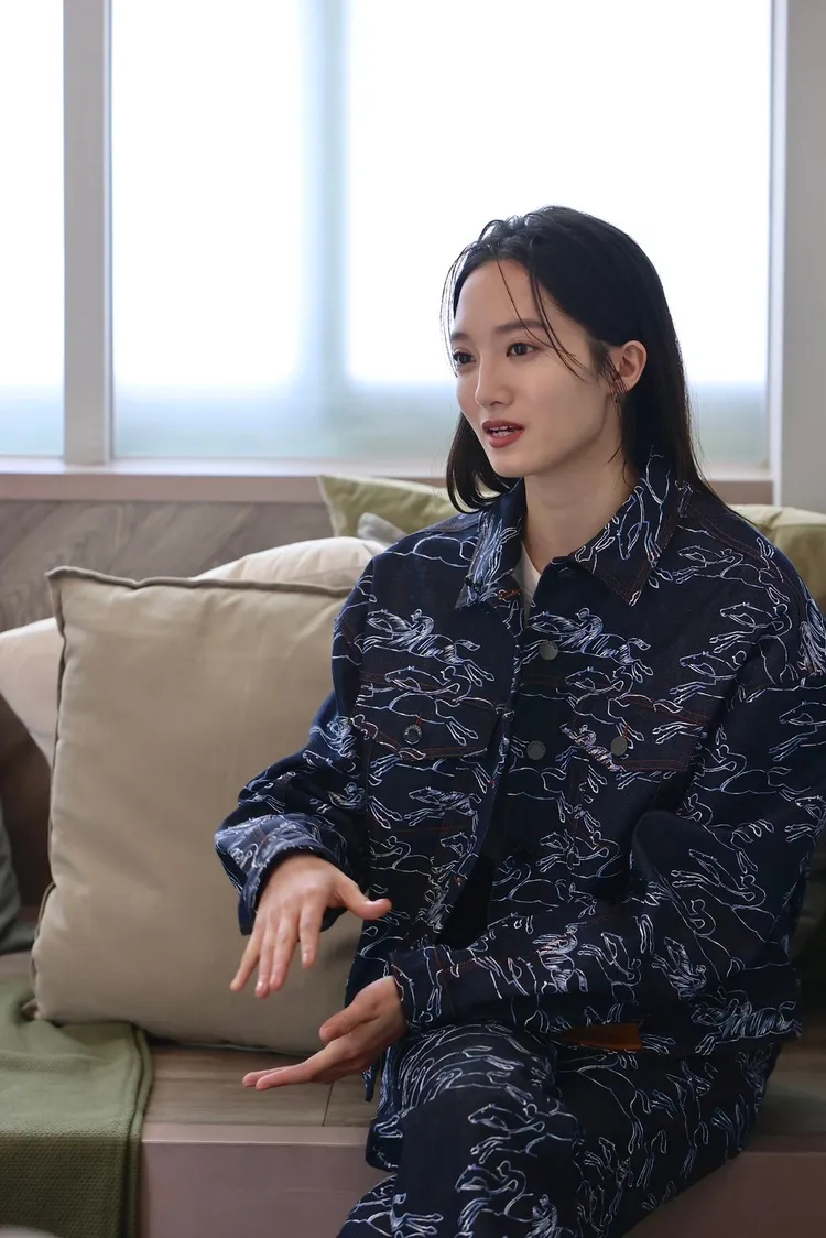 韓寧剛進演藝圈就碰壁。林林攝