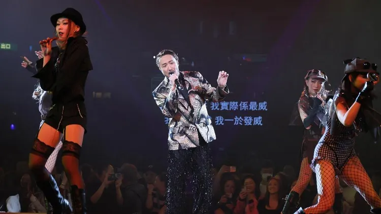 鄭中基賣力運動維持體態，香港演唱會上，被發現整個人瘦了一大圈。寬宏藝術提供