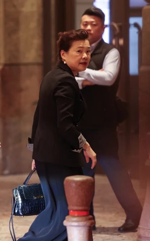 鴻海20日在台北文華東方酒店舉行50週年晚宴，經濟部長王美花（前）表示，她受邀出席這場重要盛會，並祝福鴻海有更好發展。中央社