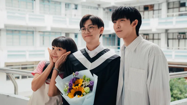 邱宇辰（中）、黃宏軒（右）、林思廷飾演魏家三兄妹，從小相互扶持長大。結果娛樂提供