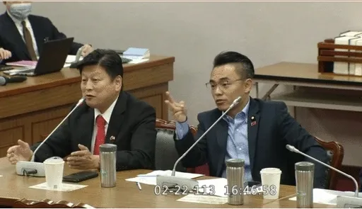 韓國瑜風潮？她喊話黃國昌「看我眼睛」！　傅崐萁緊盯柯建銘 I’m watching you