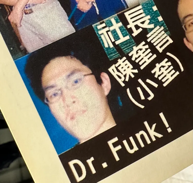 阿奎的嫩照。相信音樂提供