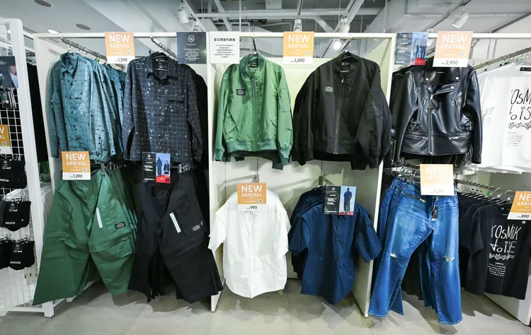 聯名款以「KOZMIK／NOISE」為關鍵詞。品牌提供