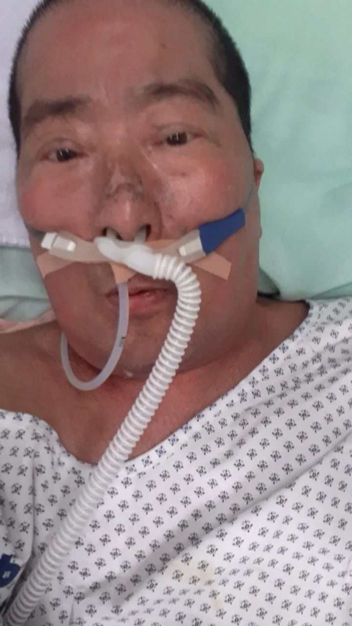 康祺今年元旦曾放上病床照。翻攝康祺臉書