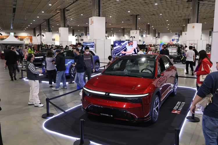 鴻海尾牙可抽MODEL C。攝影中心