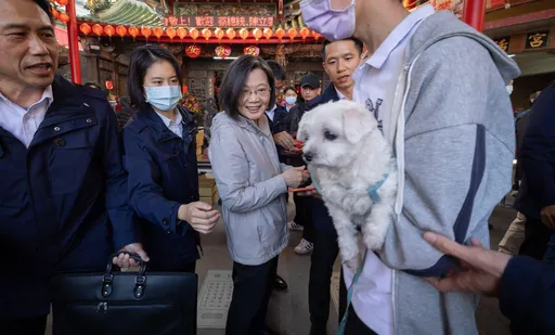 初二發紅包!遭喊「總統我愛你」 蔡英文親曝感想